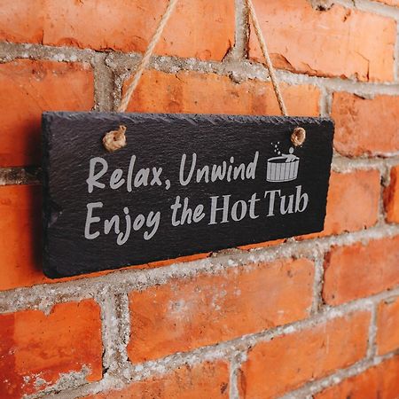 Cottage With Hot Tub - Near Cheltenham And Tewkesbury Εξωτερικό φωτογραφία