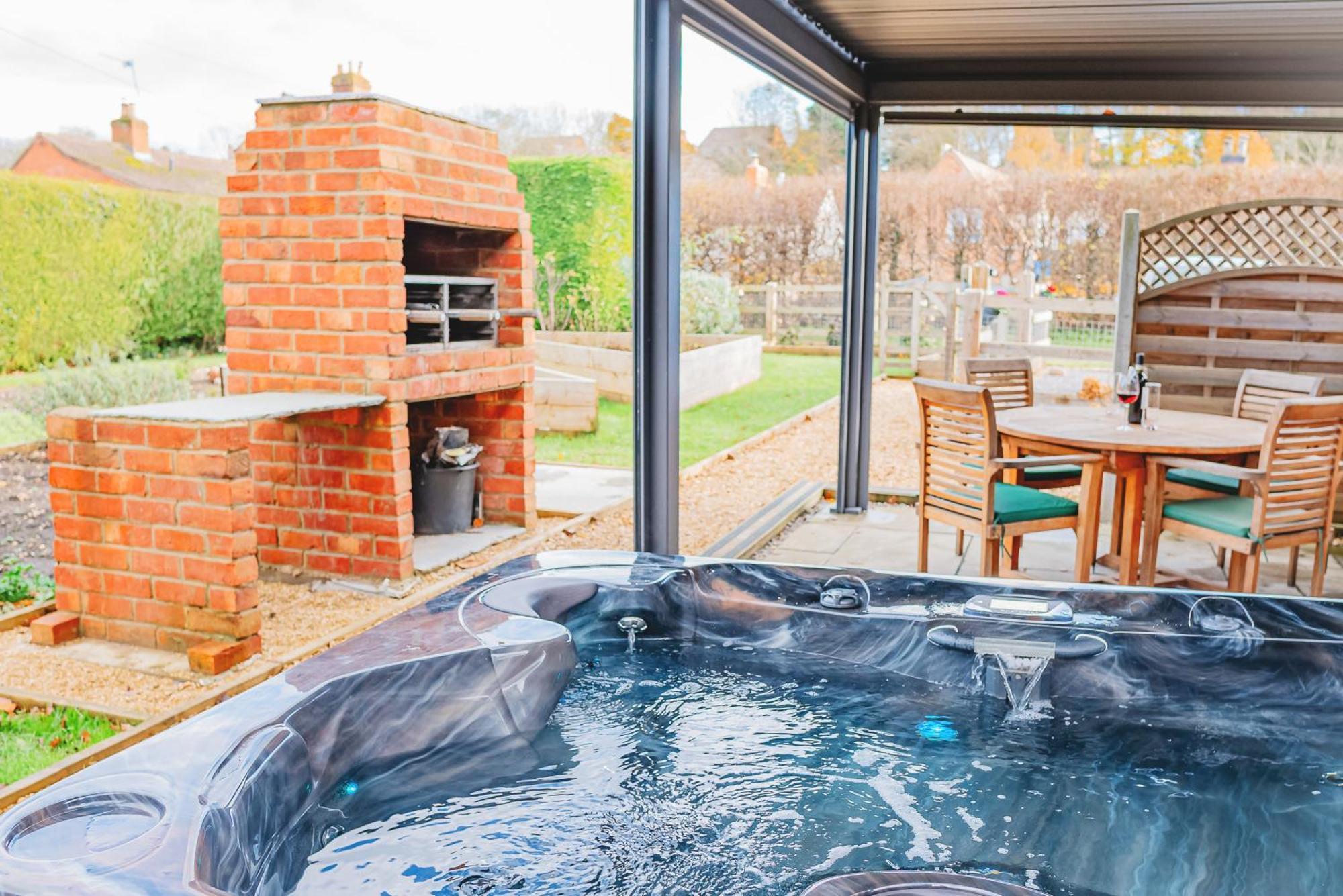 Cottage With Hot Tub - Near Cheltenham And Tewkesbury Εξωτερικό φωτογραφία