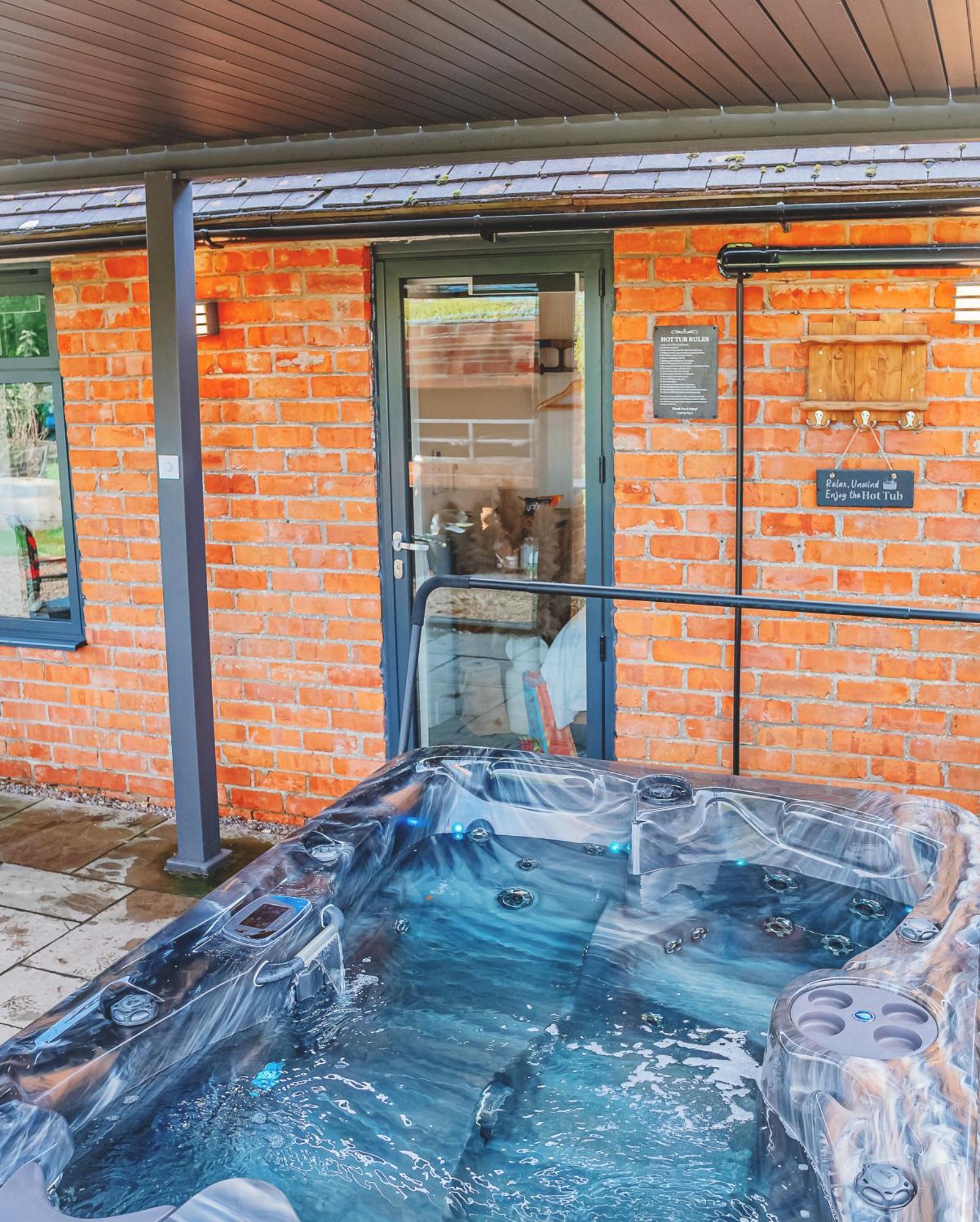 Cottage With Hot Tub - Near Cheltenham And Tewkesbury Εξωτερικό φωτογραφία